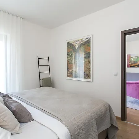 Apartment Bohemian Interior In City's Trendiest Location Prague