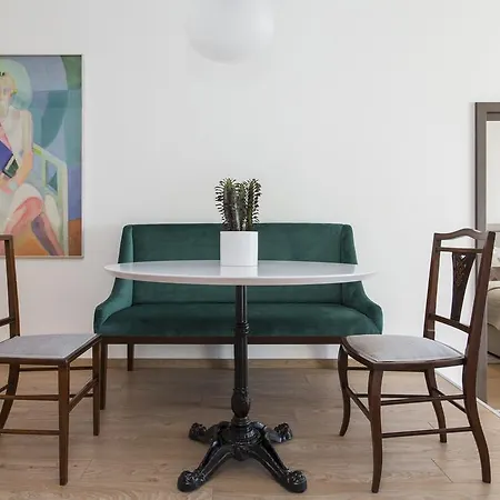 Apartamento Bohemian Interior In City's Trendiest Location