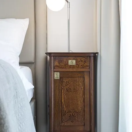 Bohemian Interior In City's Trendiest Location * Praga